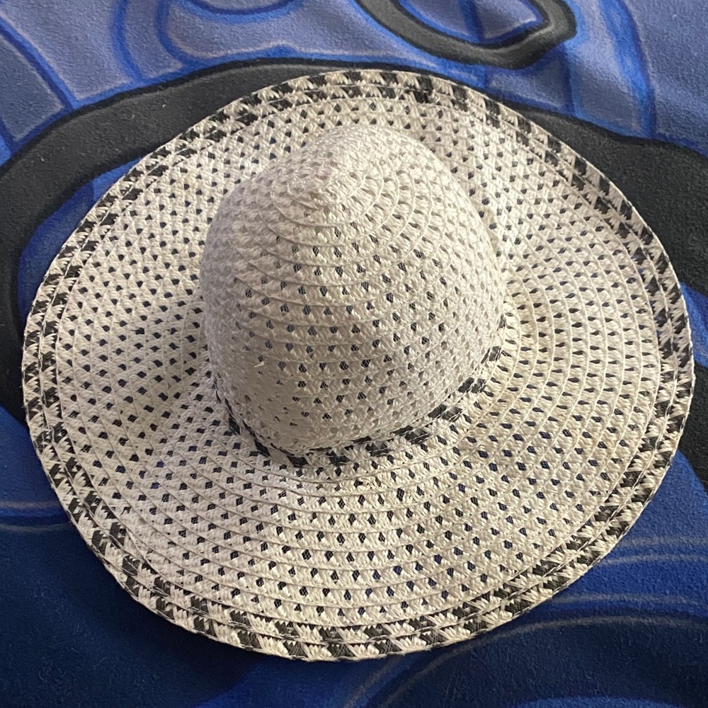Wide-Brim White and Black Women's Sun Hat